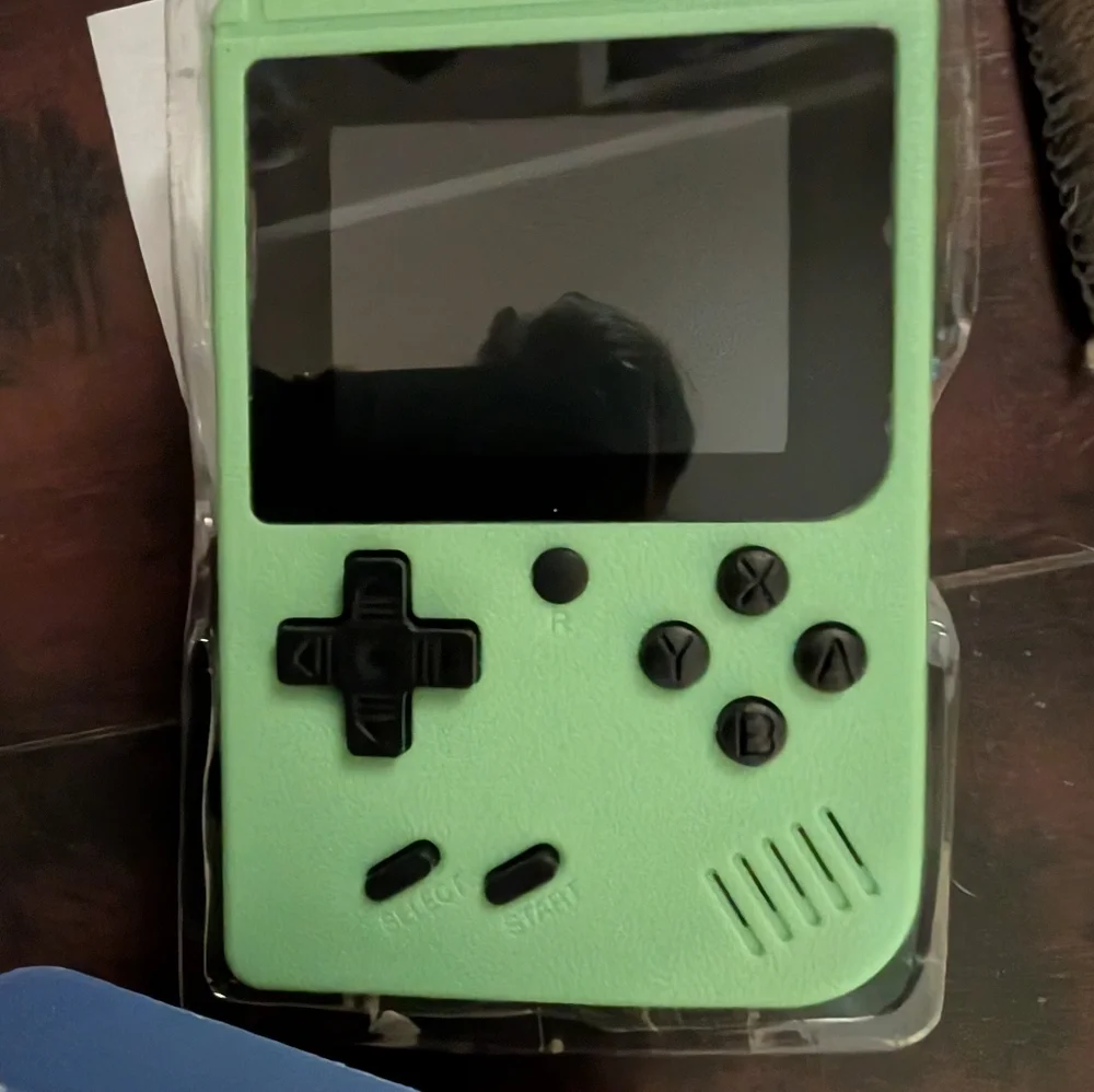 GAME BOX PLUS--RECHARGEABLE GAME SYSTEM--- GREEN